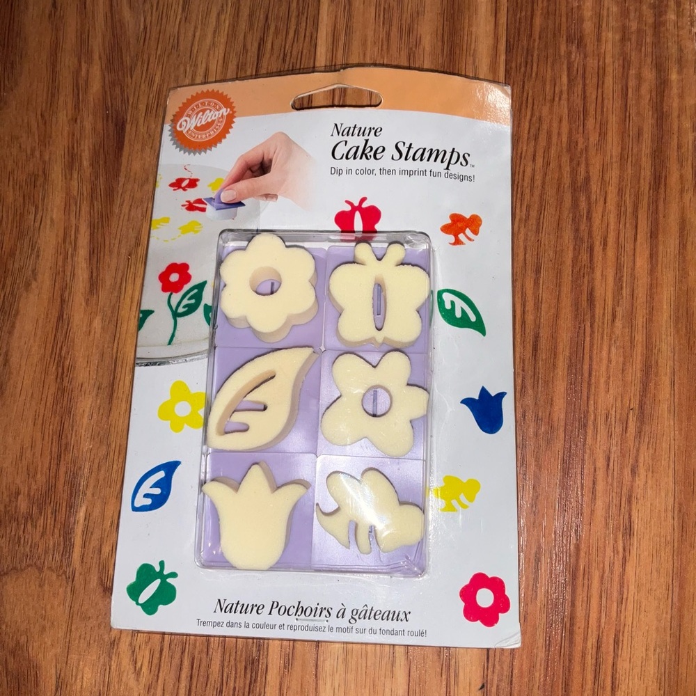 🥰 4/$25 - Wilton Nature Cake Decorating Stamps